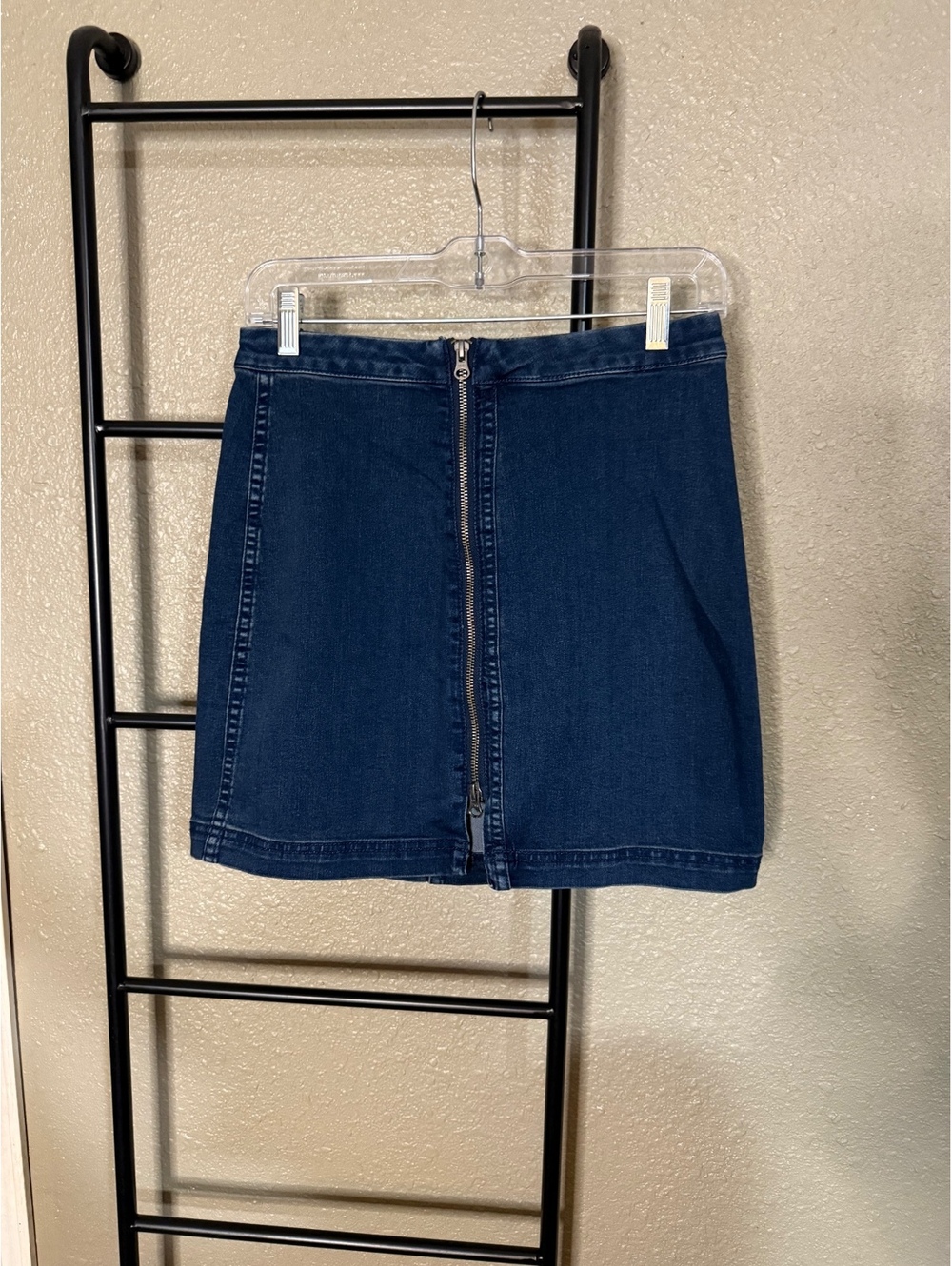 Free People Women’s Size 10 Blue Denim Mini Skirt Full Front Zip Stretch